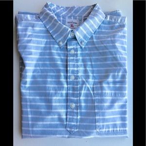 GAP Casual 1/2 way bottom down shirt